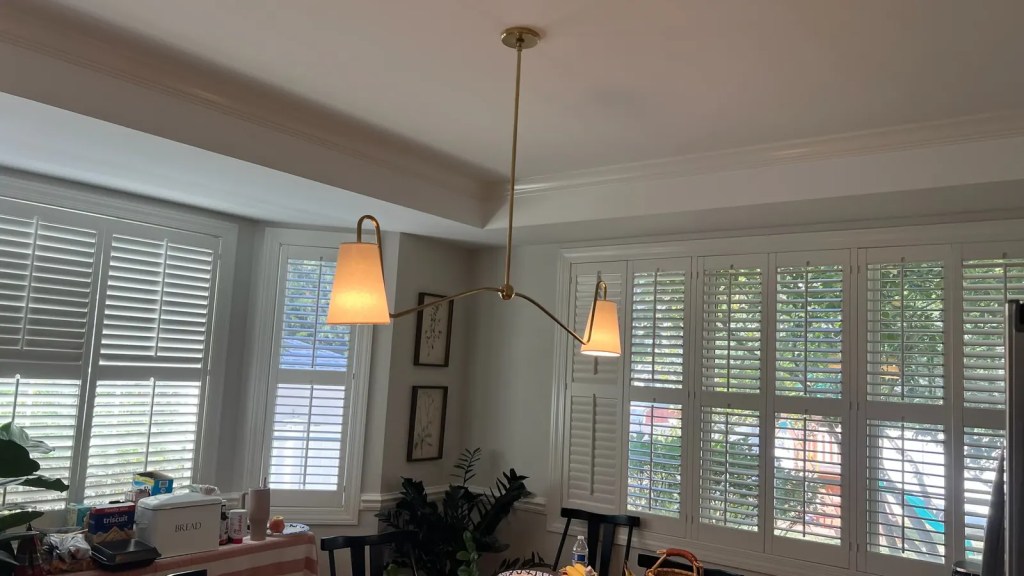 Dining room pendant windows