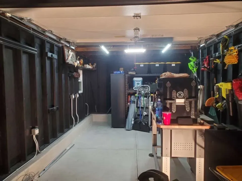 Garage workshop lighting
